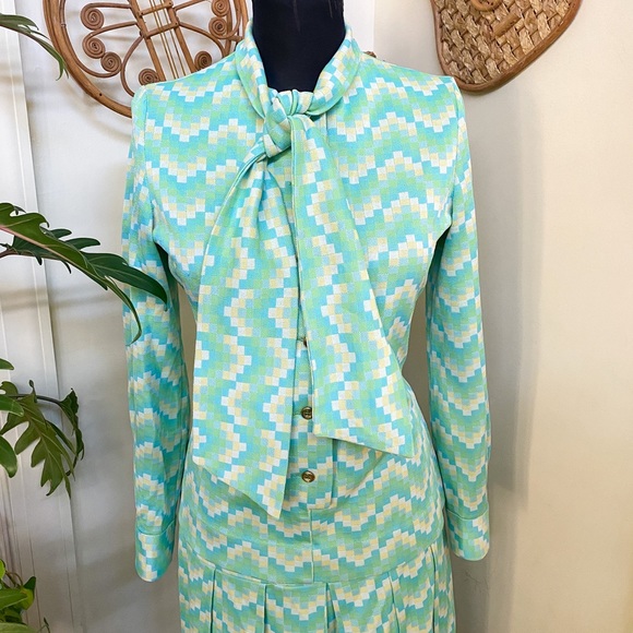 SOLD Vintage 60s Mid Mod Skirt Suit - Picture 2 of 10